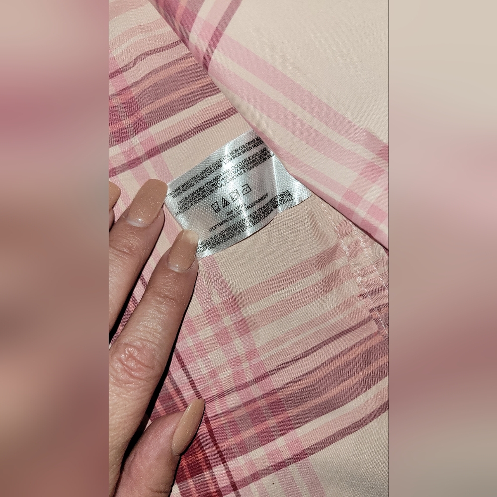 New Pink Plaid Button-Up Shirt For Outdoors - Picture 2 of 7